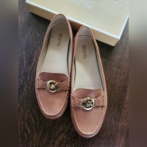 Michael Kors 🥿 Loafers Flats Size 10M EUC $30
